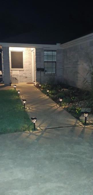 Relax And Unwind Villa ไบรอัน ภายนอก รูปภาพ